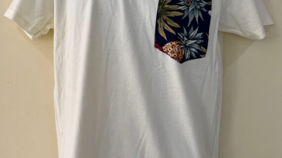 Paina Mao Melia navy on natural tee