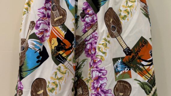 Aloha 'Oe cream boxer