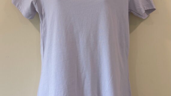 Aloha tee in lavendar dust